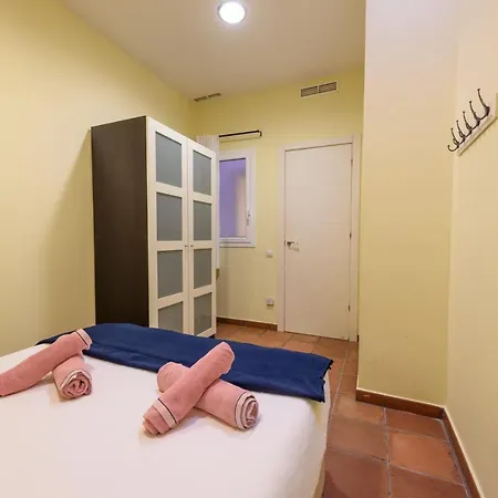 Apartment Ramblasrentals Chic & Spacious Flat Pool Table 15m Ramblas - Parking - Wifi *